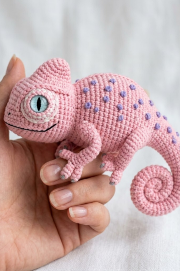 Cotton Candy Pink Chameleon Amigurumi Free Crochet Pattern