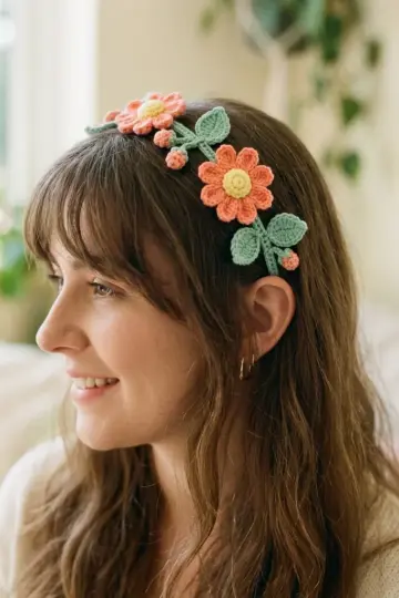 Coral Peach Daisy Crochet Crown Free Crochet Pattern