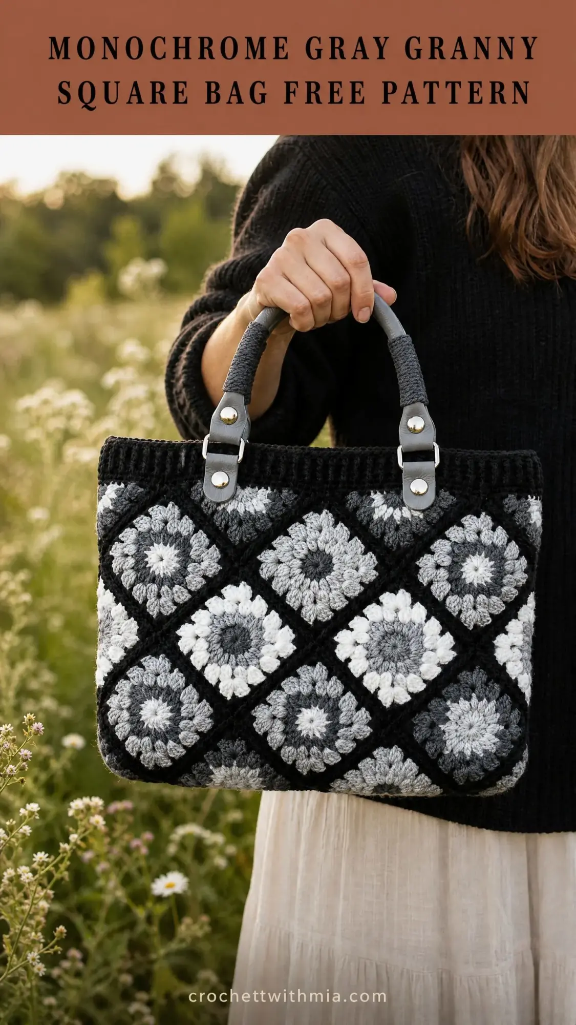 Monochrome Gray Granny Square Bag Free Crochet Pattern