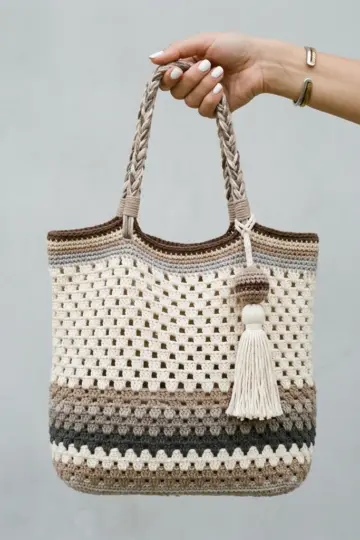 Monochrome Neutral Granny Tote Bag Free Crochet Pattern